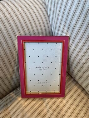 Kate spade Lenox 4” x 6” pink and red picture frame